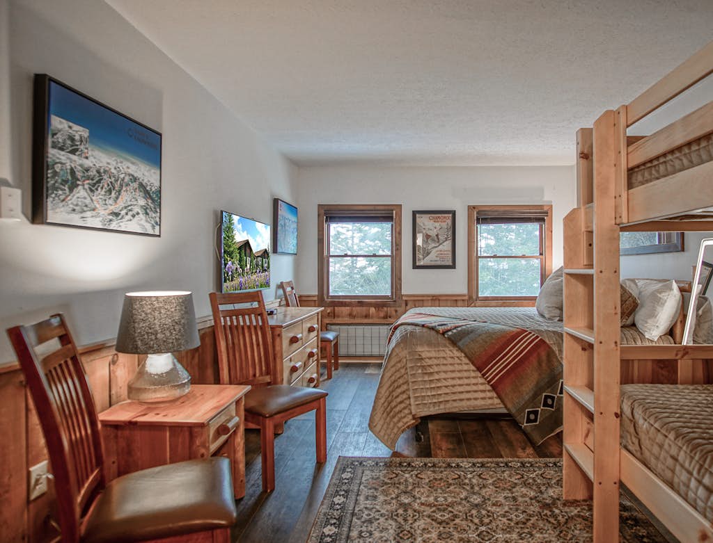 Whistlepunk #11:  2 Bedroom, 2 Bath:  Wood fireplace.Central Location.