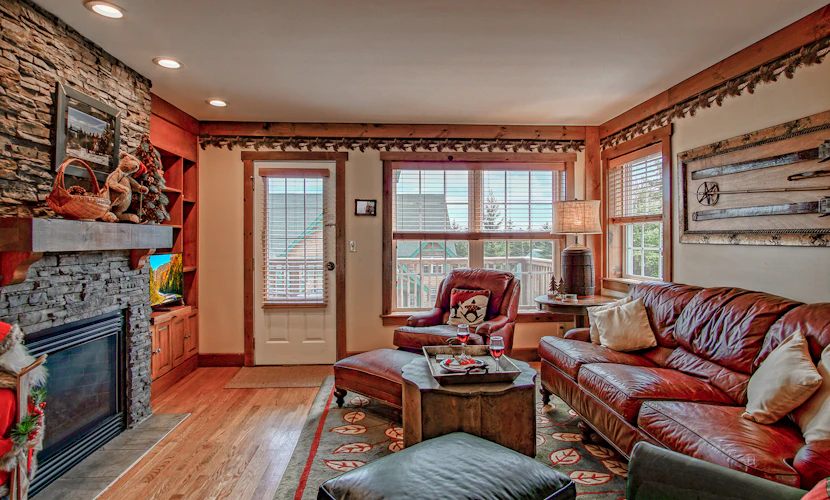 Camp 4 # 11: 3 Bedrooms + Bonus Sleeping Den, 3.5 Baths: Slope Side