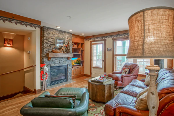 Camp 4 # 11: 3 Bedrooms + Bonus Sleeping Den, 3.5 Baths: Slope Side