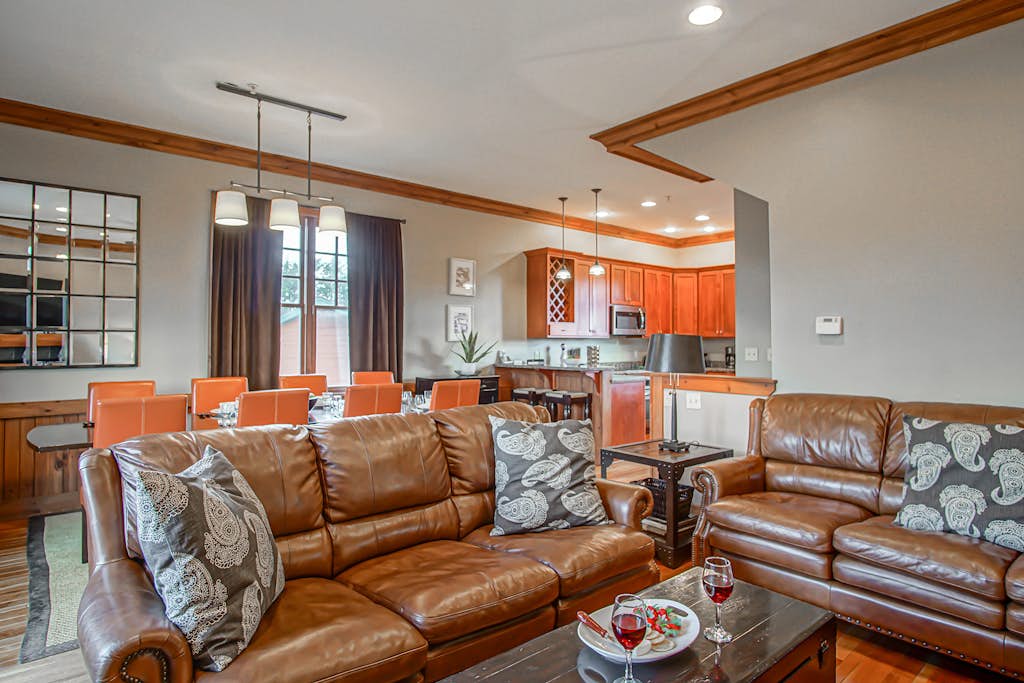 Shays Landing #6:  4 Bedrooms, 4.5 Bath:  Pvt Hot Tub, Slope Side