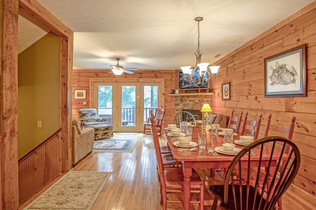 Loggers Run #7:  5 Bedrooms, 3.5 Bath:  Slope Side. Overlooks The Ski Trail !