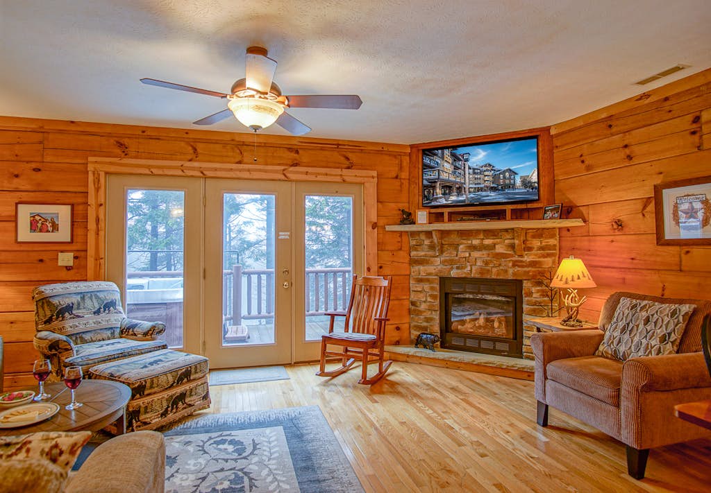 Loggers Run #7:  5 Bedrooms, 3.5 Bath:  Slope Side. Overlooks The Ski Trail !