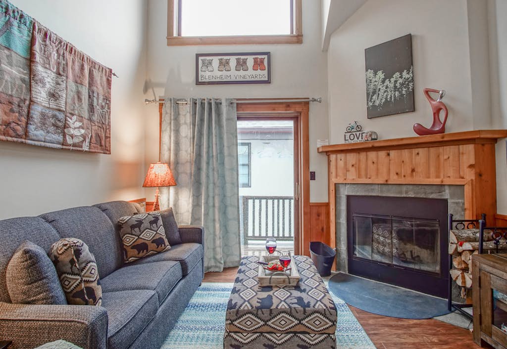 Whistlepunk 36: 1 Br Plus Bonus Sleeping Loft Slope Side