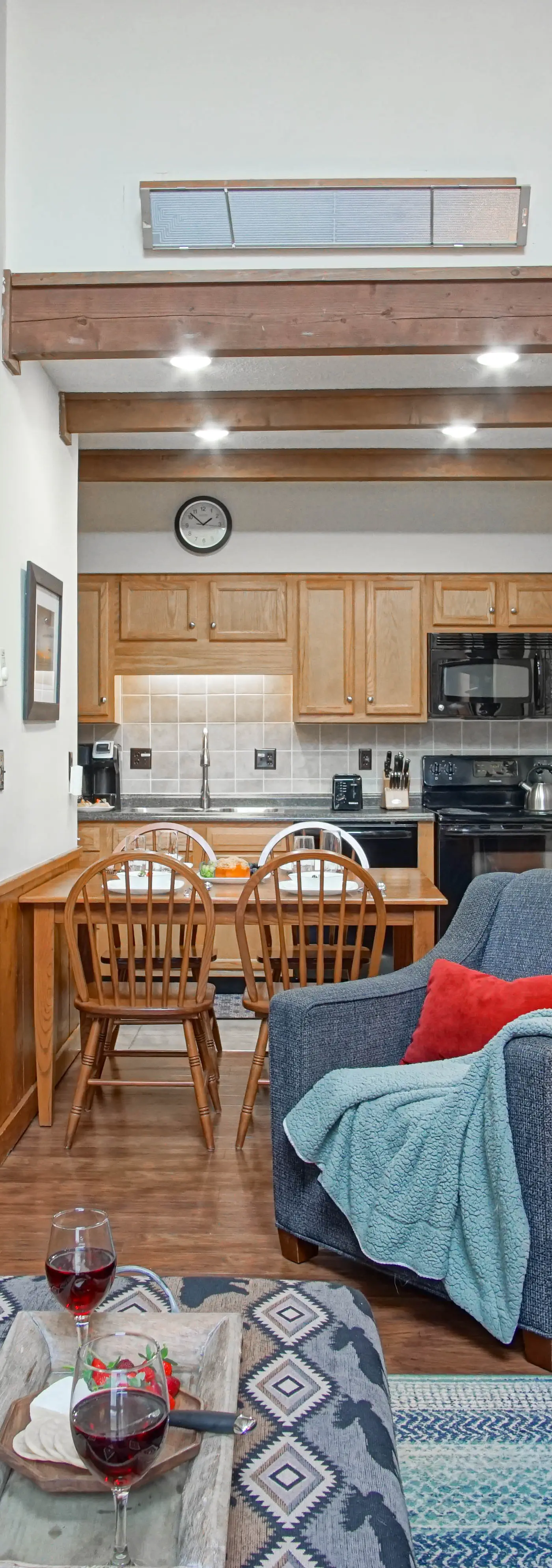 1 Br Plus Loft: Whistlepunk 36