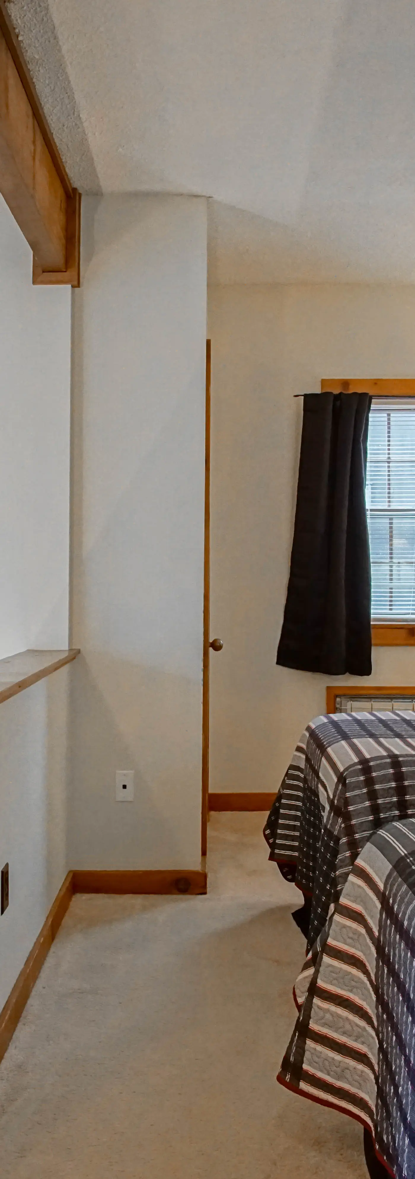 1 Br Plus Loft: Whistlepunk 36