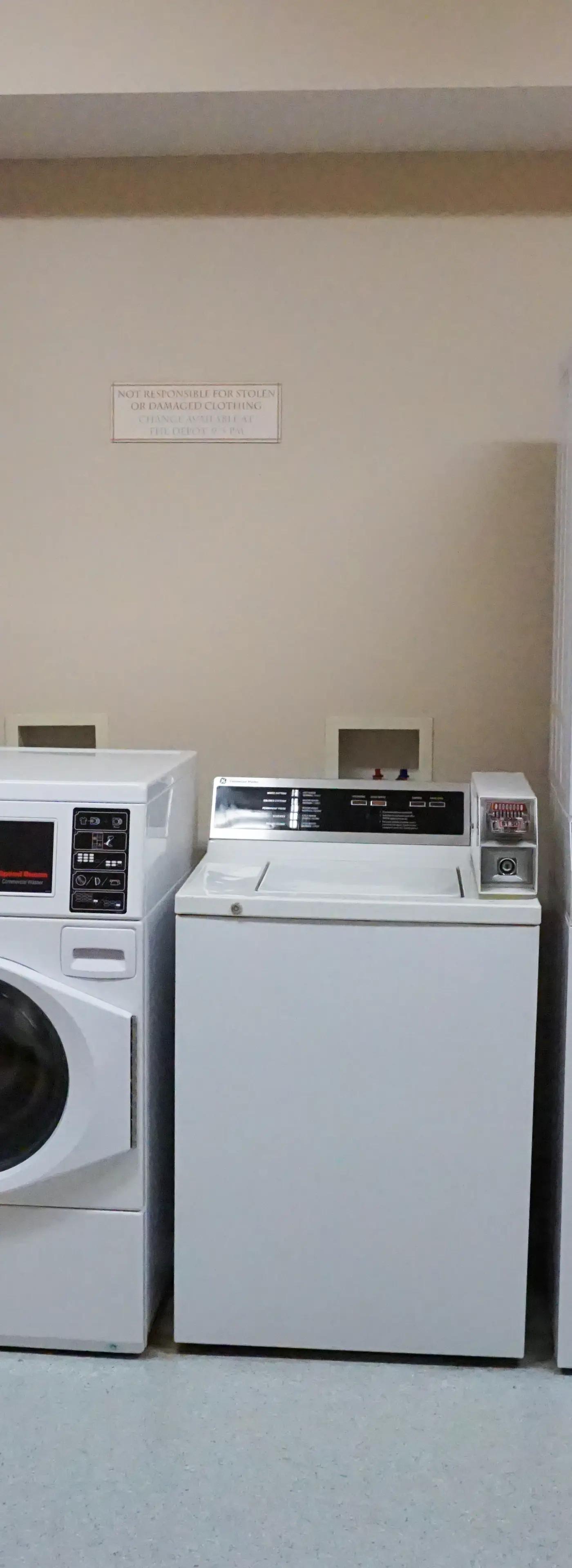 1 Br Studio:  Rimfire 406