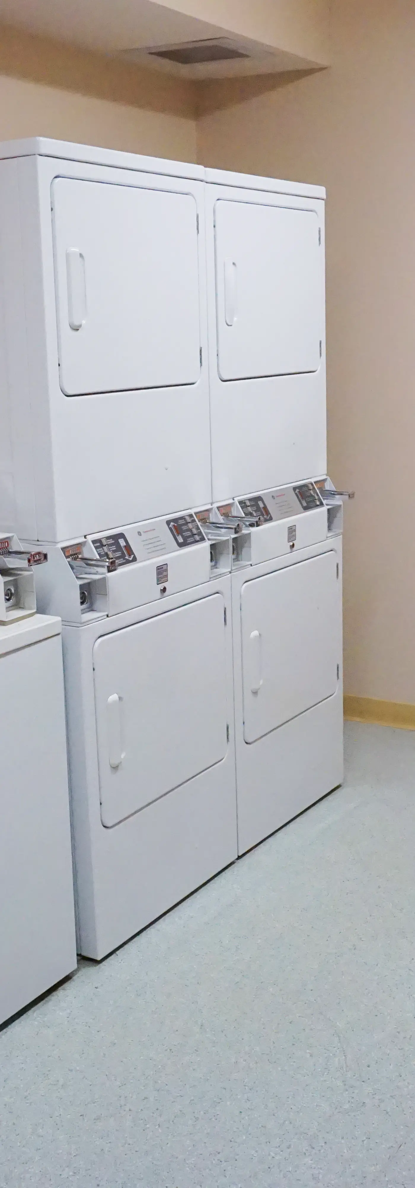 1 Br Studio:  Rimfire 406