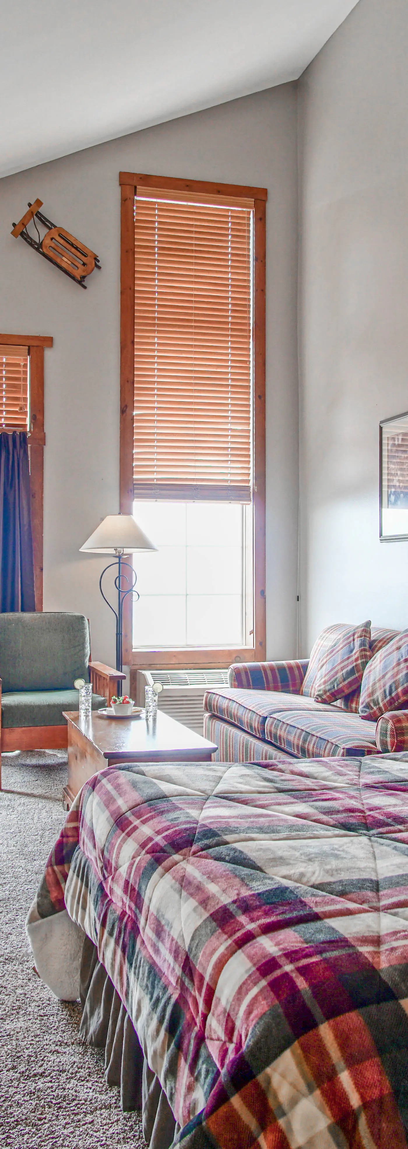 1 Br Studio:  Rimfire 406