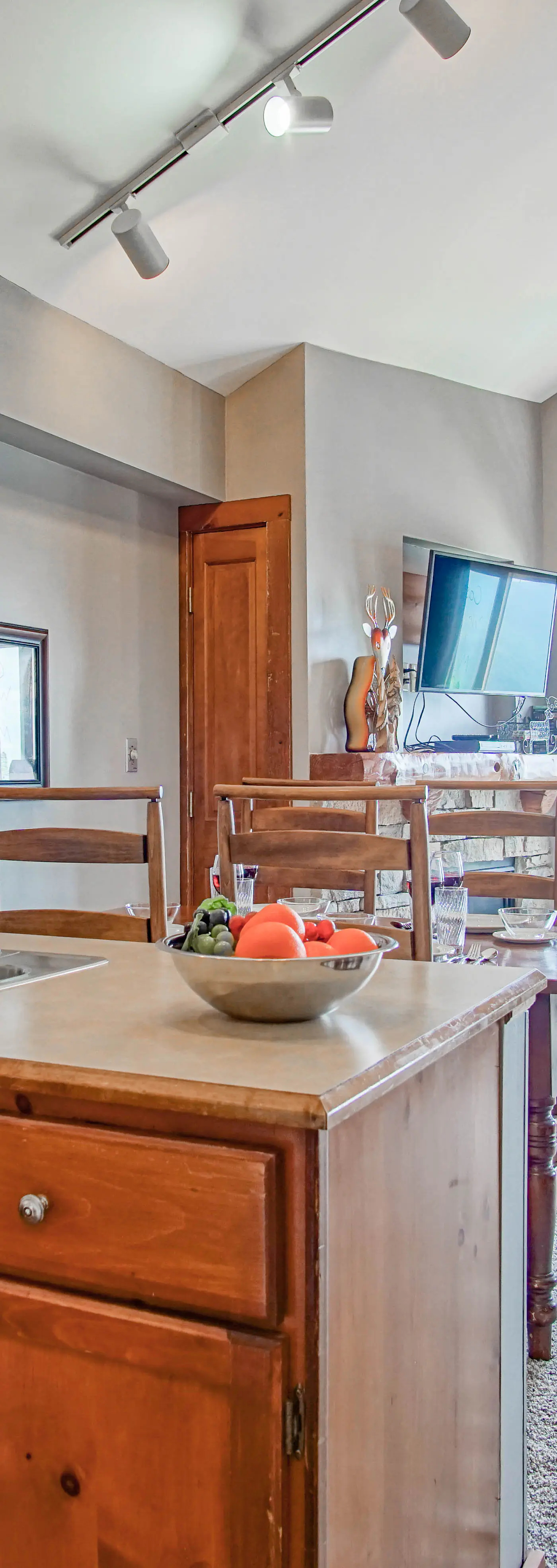 1 Br Studio:  Rimfire 406