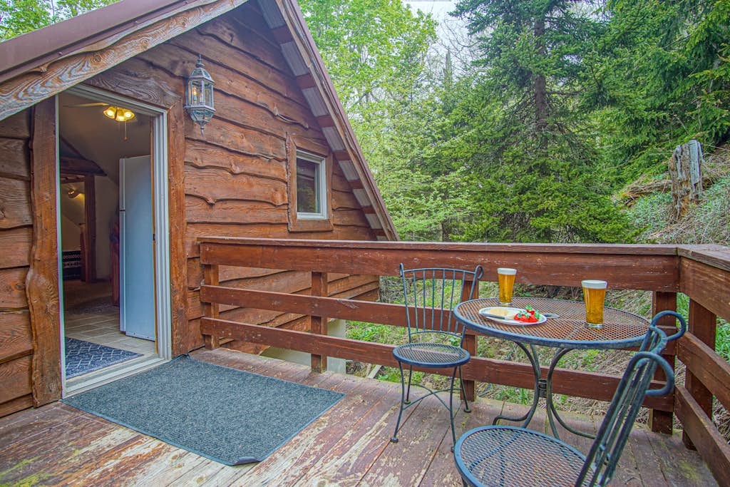 South Westridge 47GH - Snow Flurry Cabin adjacent to The spacious 47 Home