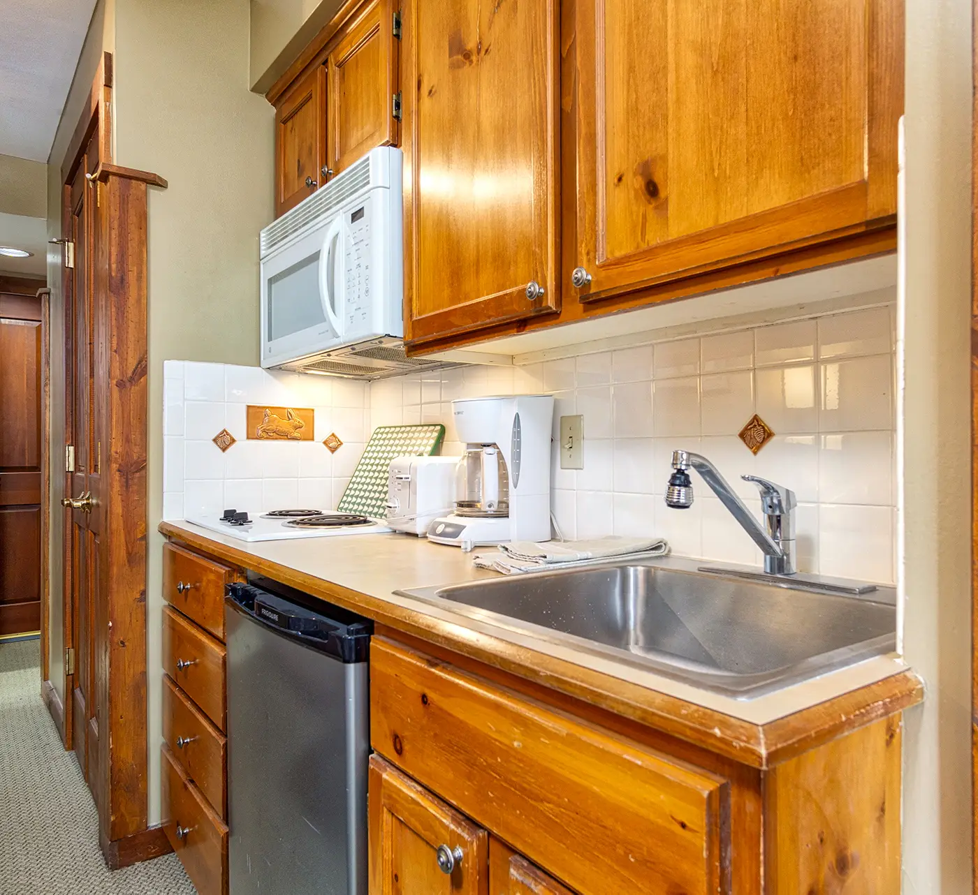 1 Br Junior Studio: Rimfire 258