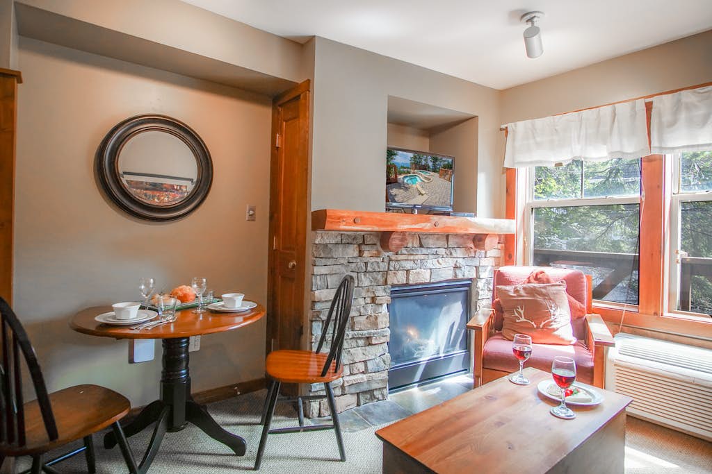 Rimfire 258  Studio - Access to Slope Cozy One Bed and Sofa Sleeper