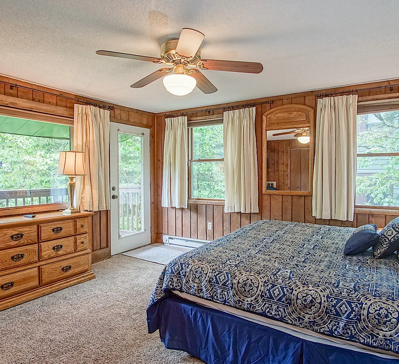 3 Br: TreeTop 27