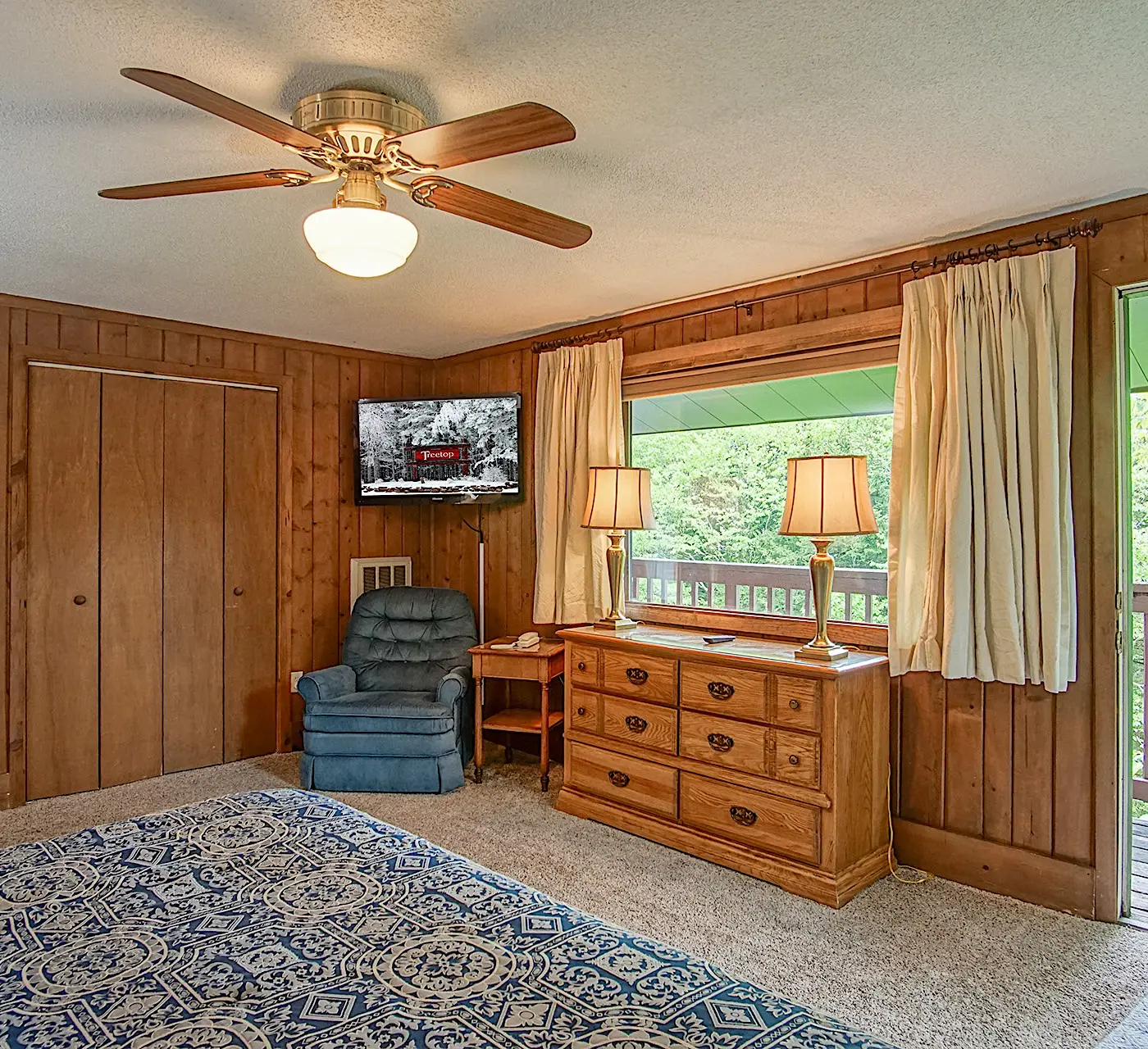3 Br: TreeTop 27