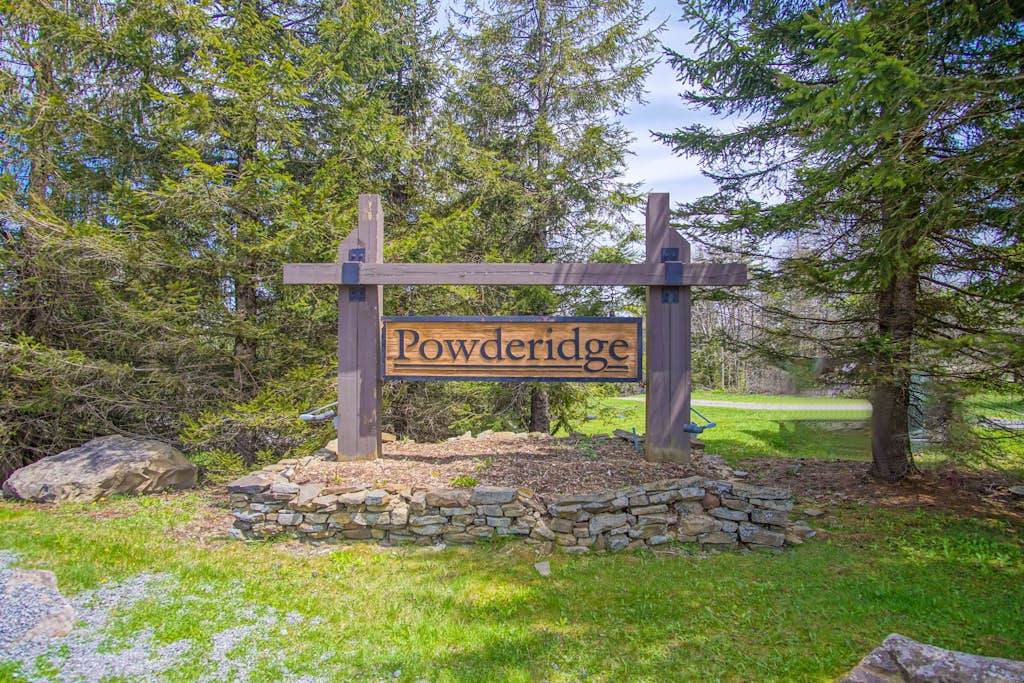 Powderidge 40: Slope Side, Sleeps 9 Full Kitchen