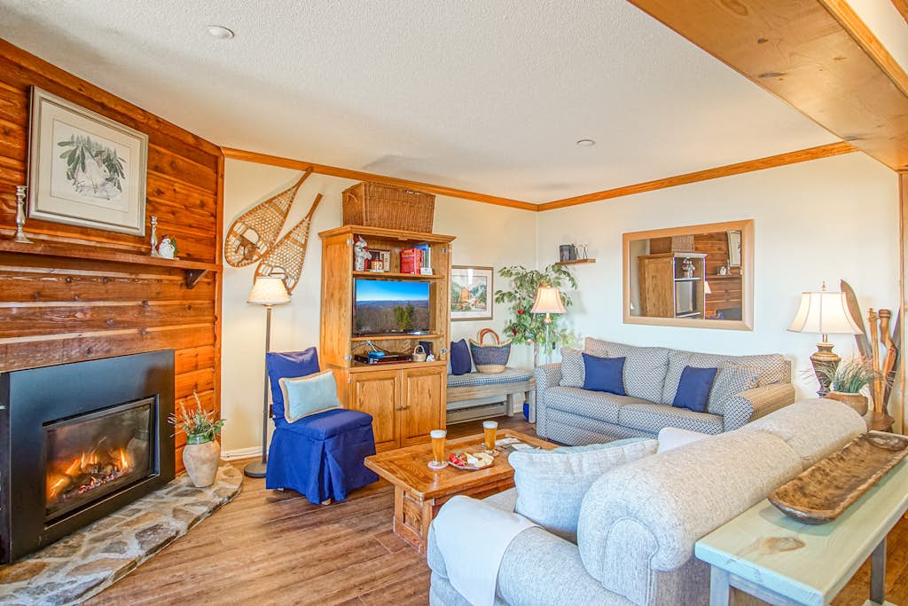 Summit 301A  Three Bedroom, 2 Bath, Western Views, Large Deck