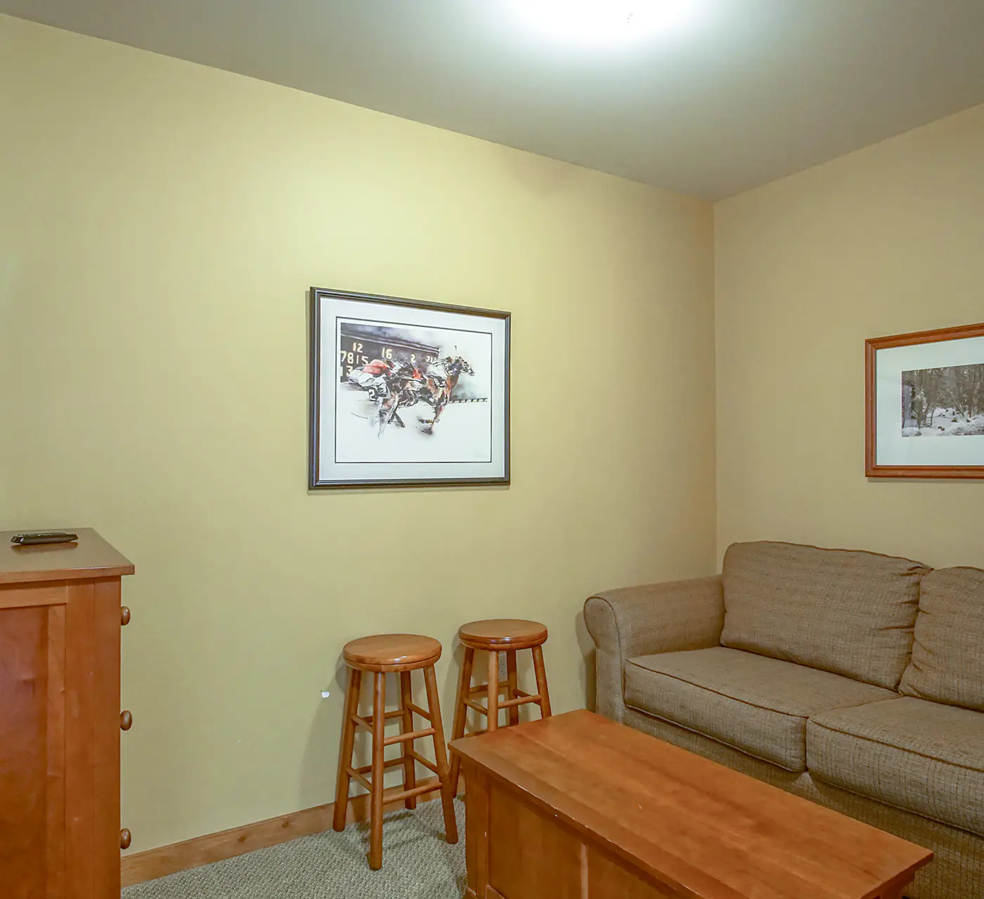 2 Br Plus Den: Allegheny Springs 140