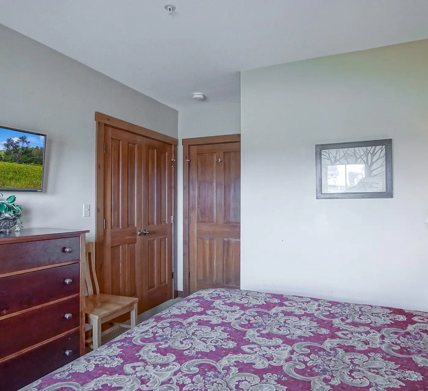 2 Br Plus Den: Allegheny Springs 140