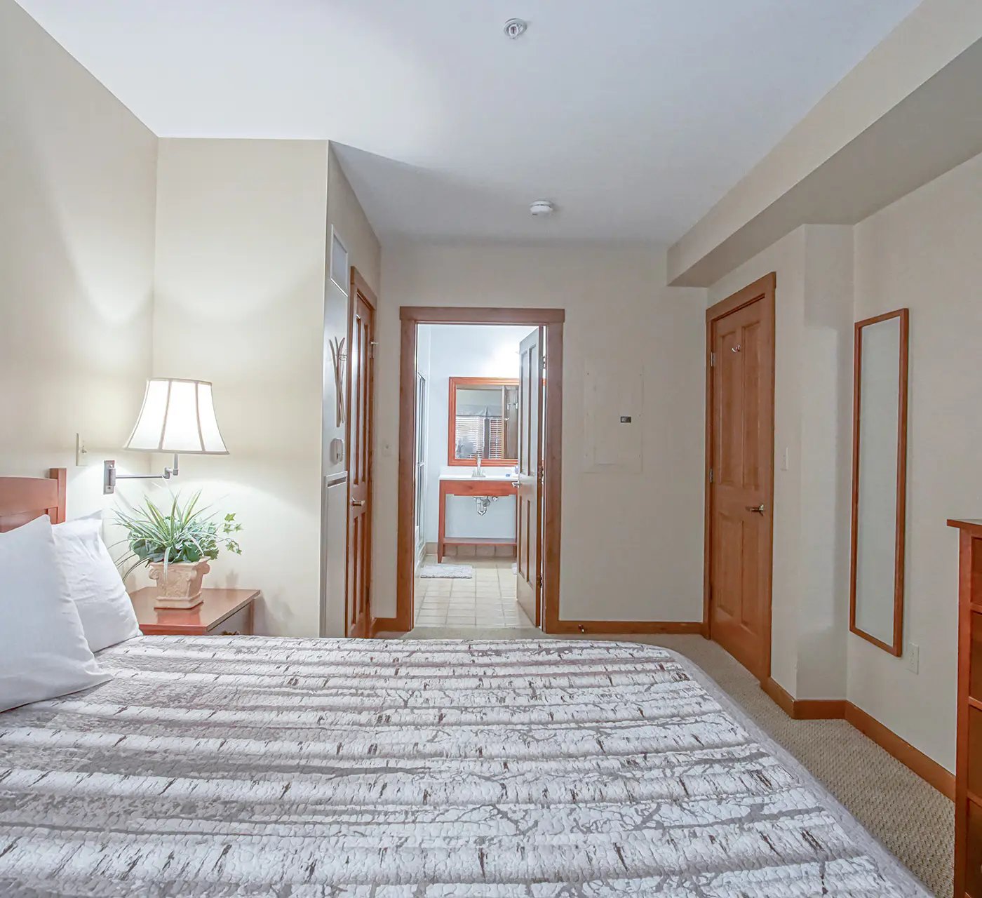 2 Br Plus Den: Allegheny Springs 140