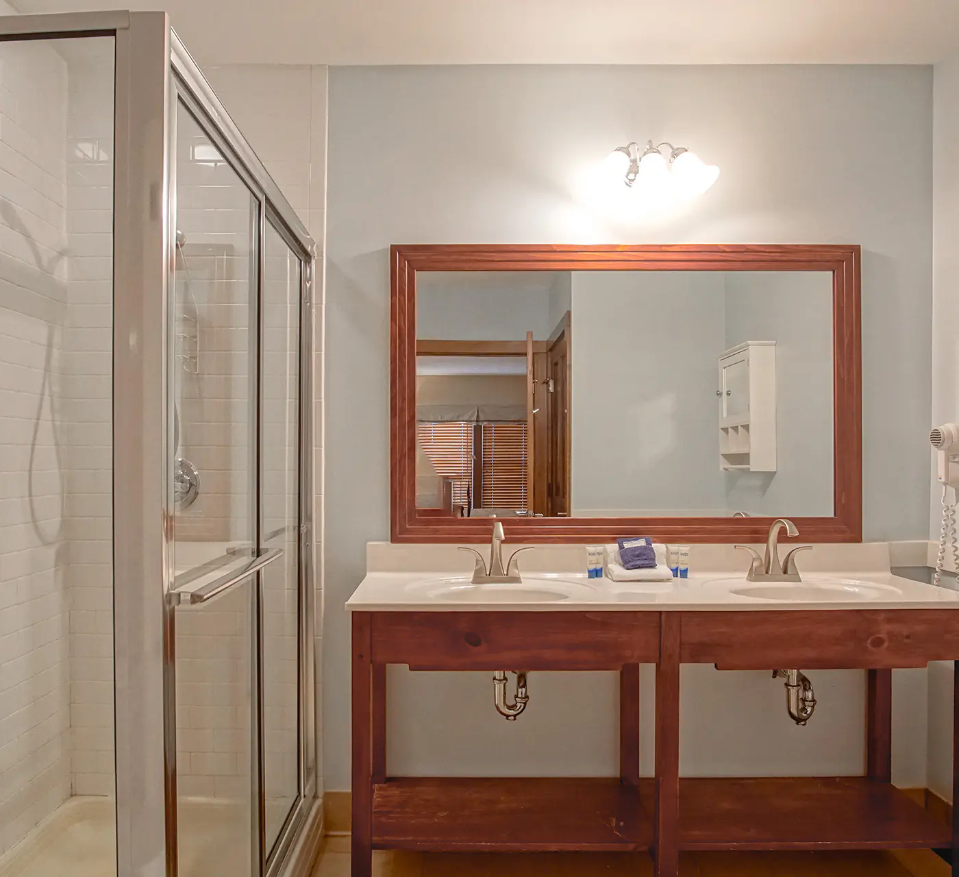 2 Br Plus Den: Allegheny Springs 140