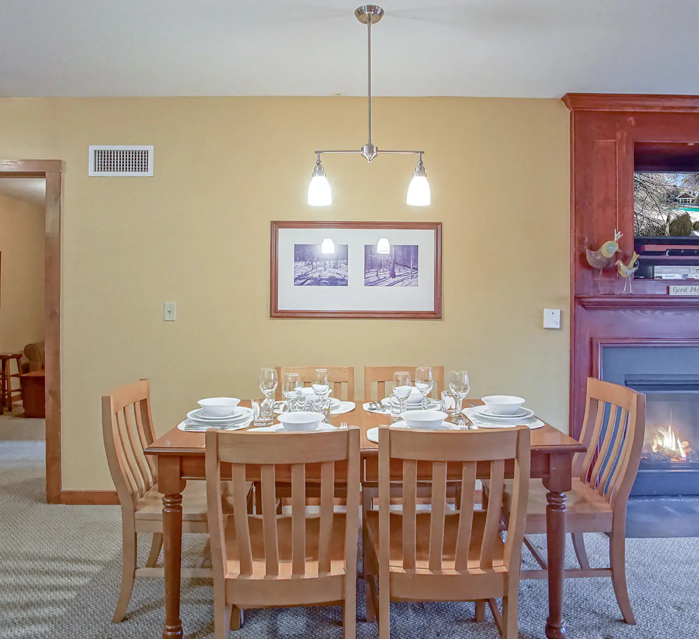 2 Br Plus Den: Allegheny Springs 140