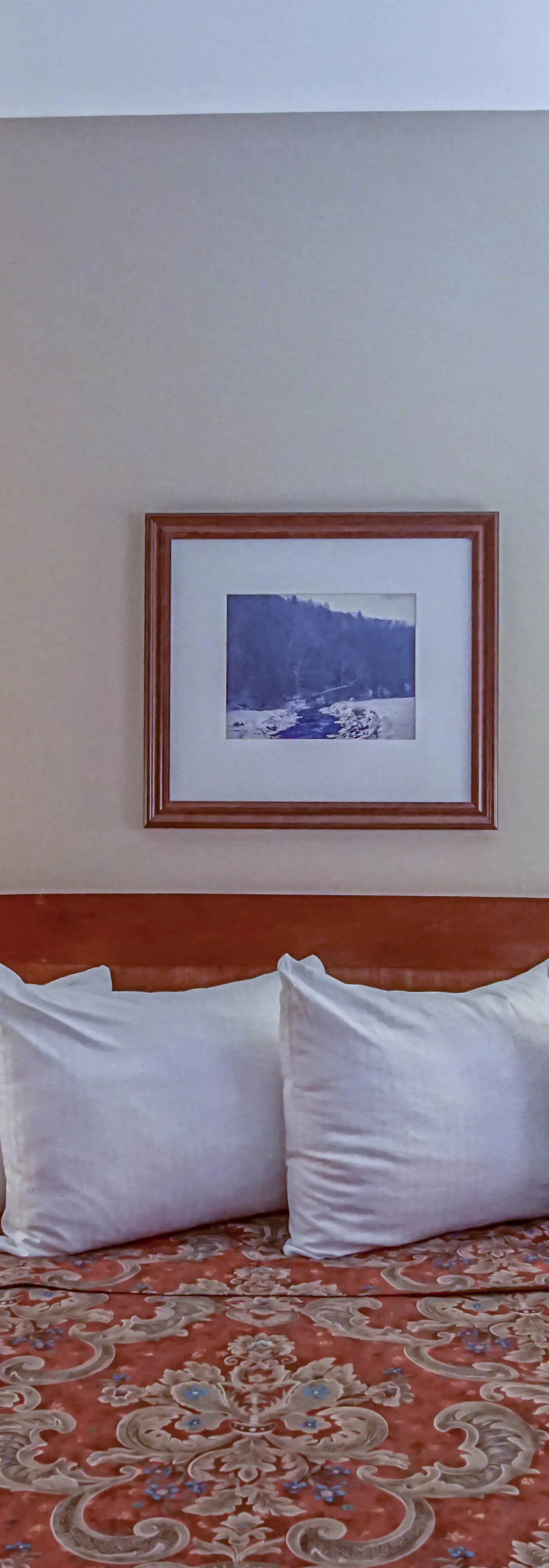 2 Br Plus Den: Allegheny Springs 140