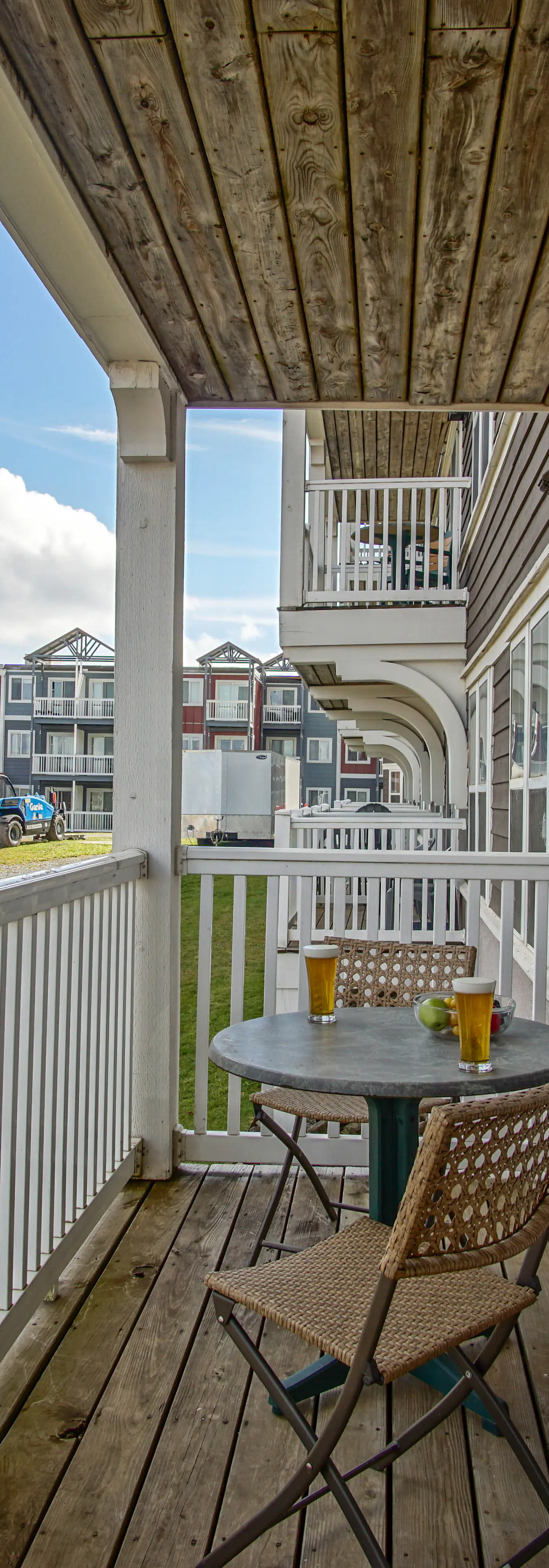 2 Br Plus Den: Allegheny Springs 140