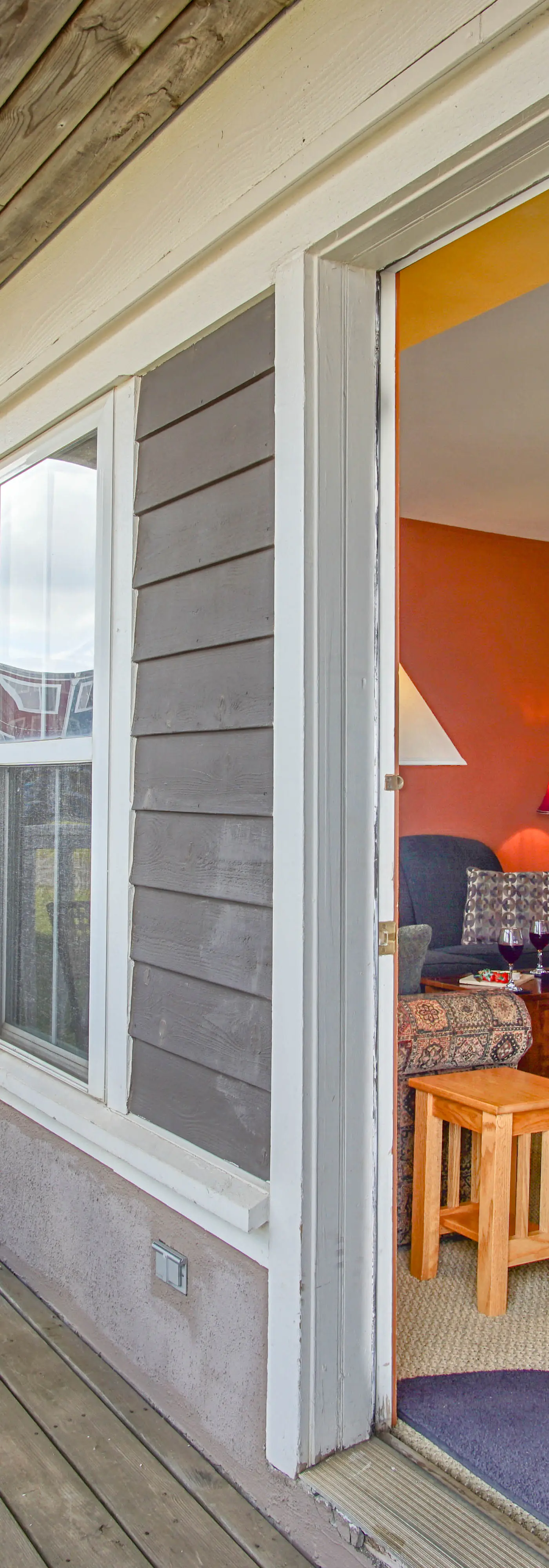 2 Br Plus Den: Allegheny Springs 140