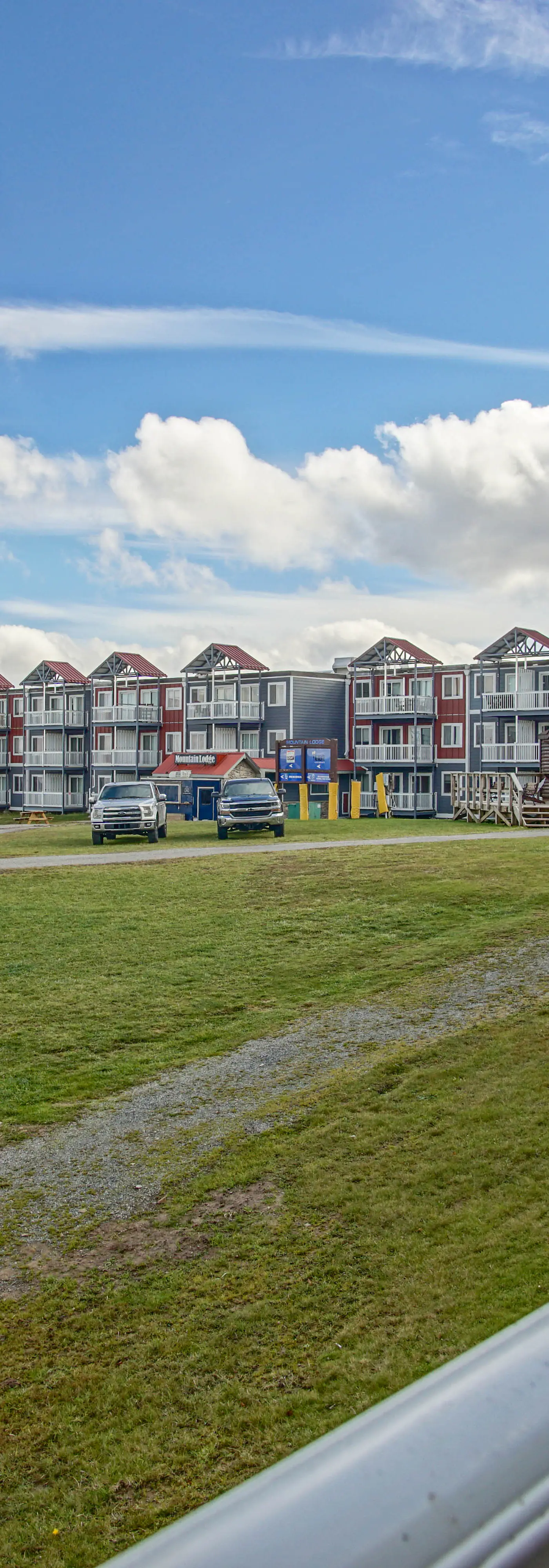 2 Br Plus Den: Allegheny Springs 140