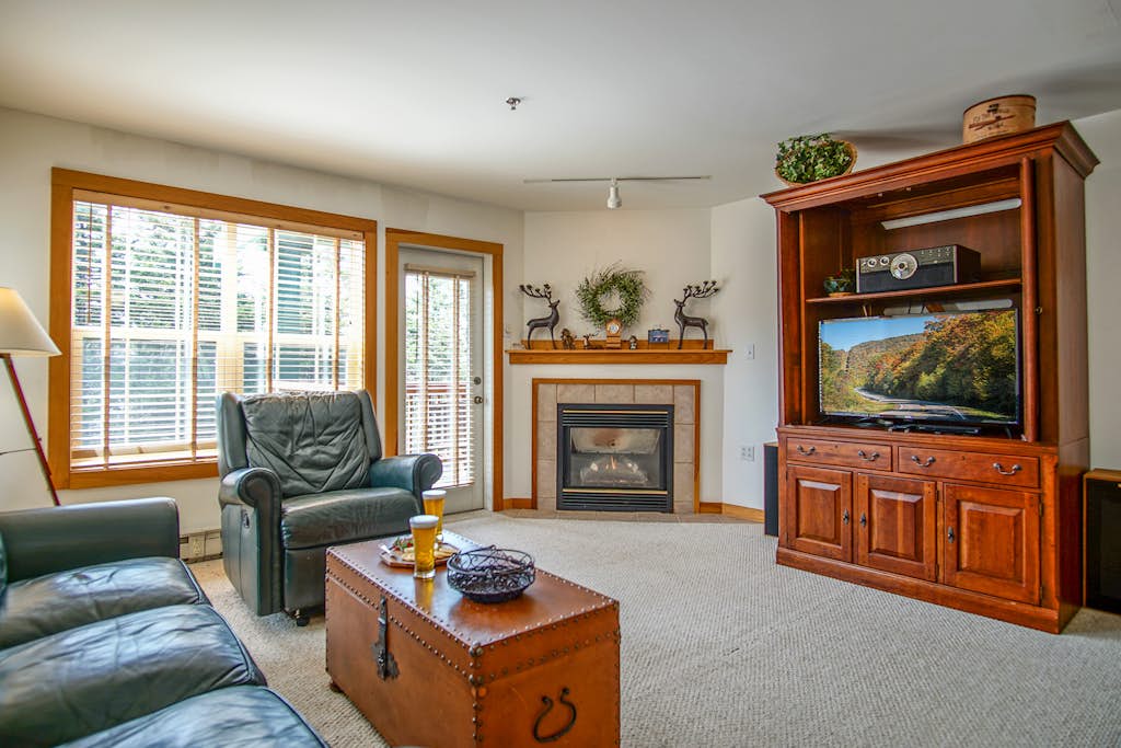 Camp 4 24: Slope Side, Cozy 2 BR with Shuttle Service