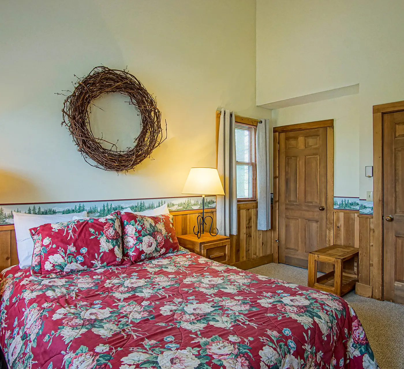 1 Br Plus Loft: Whistlepunk 40