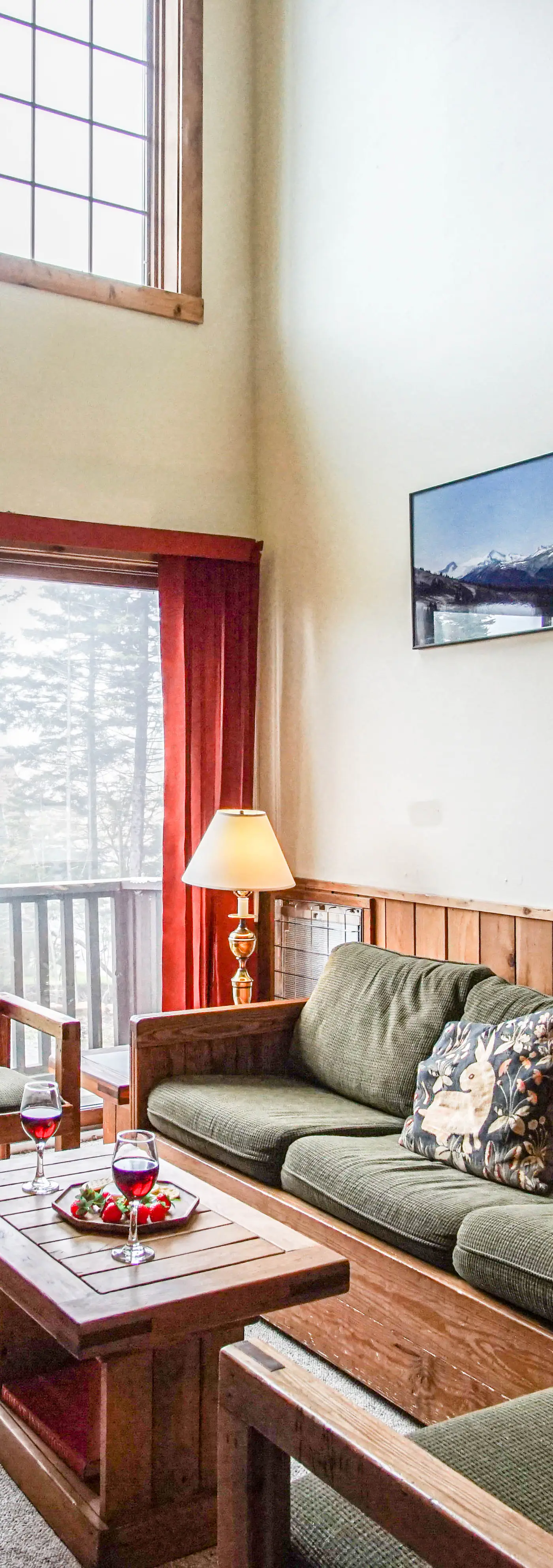 1 Br Plus Loft: Whistlepunk 40