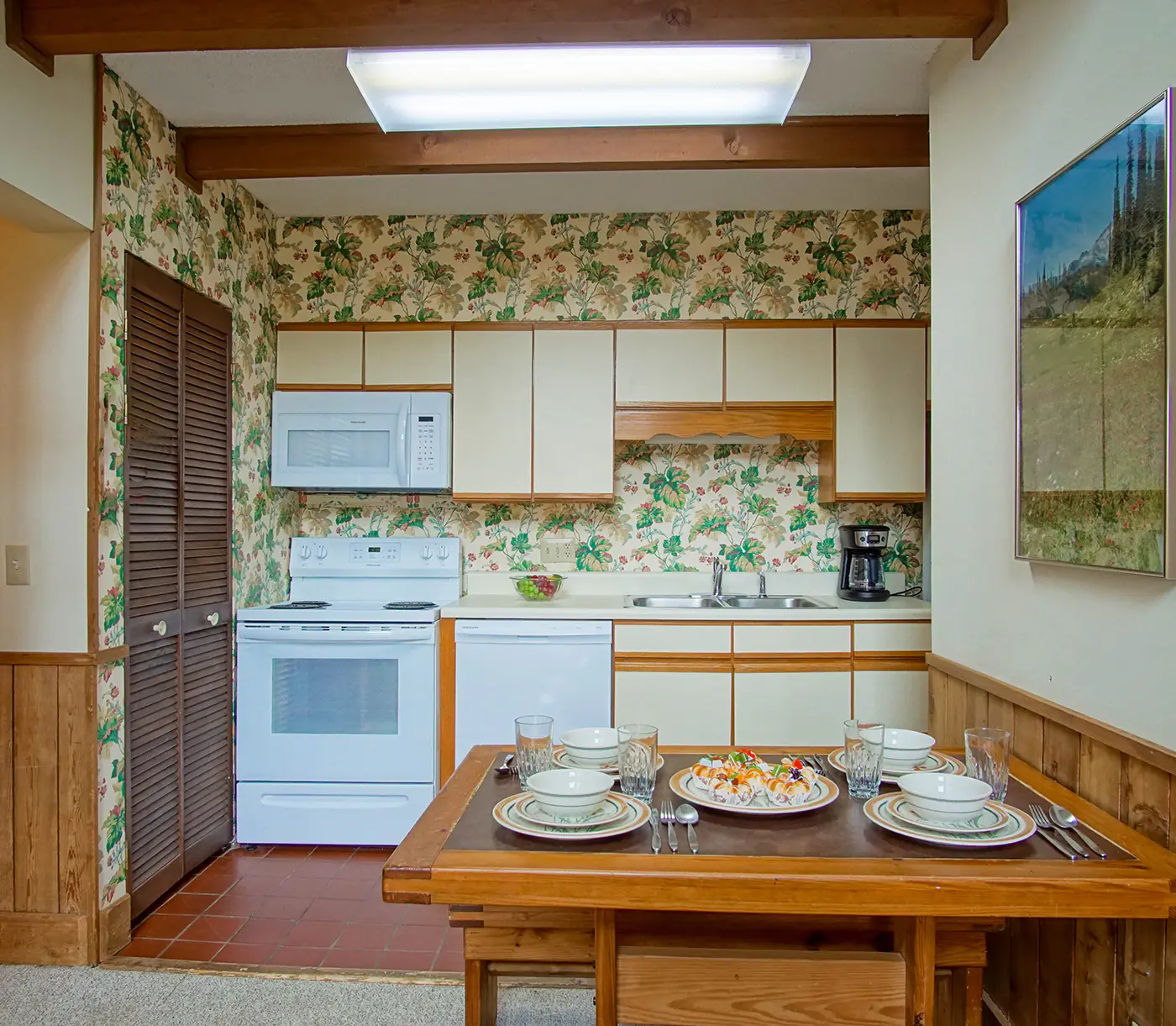 1 Br Plus Loft: Whistlepunk 40