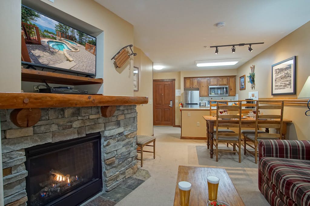 Rimfire 160: Walking Distance to shops, restaurants, Starbucks 1 BR Sleeps 4