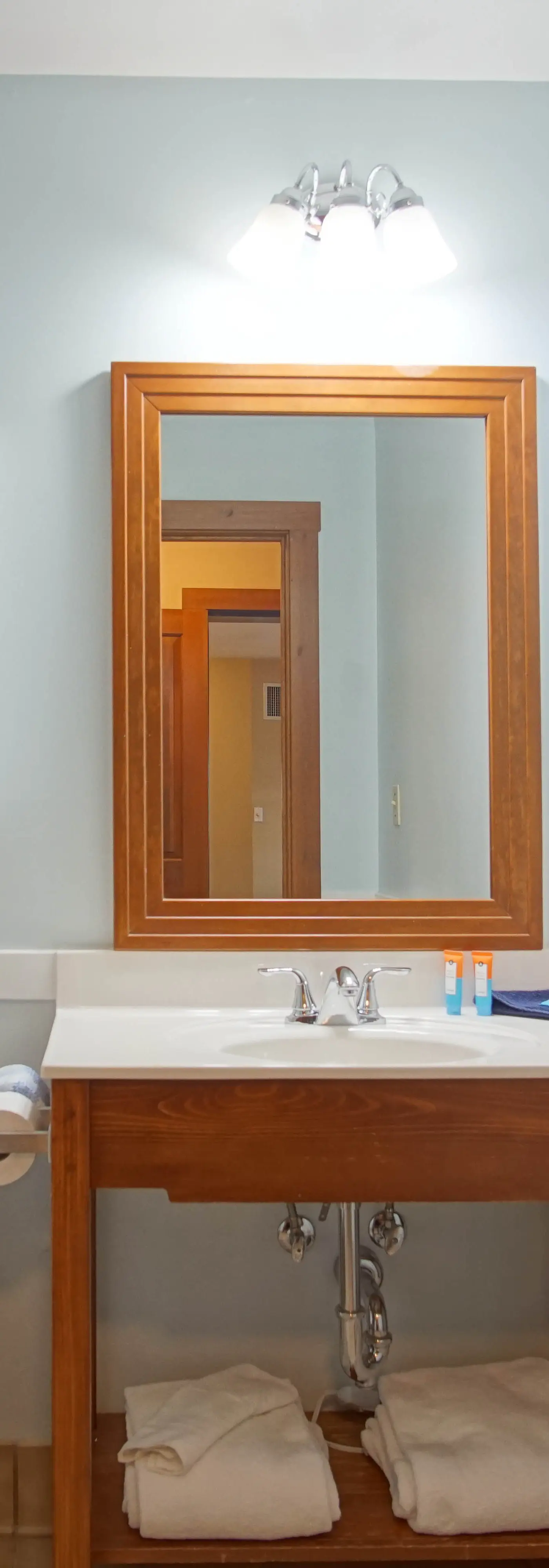 2 Br: Allegheny Springs 201-203