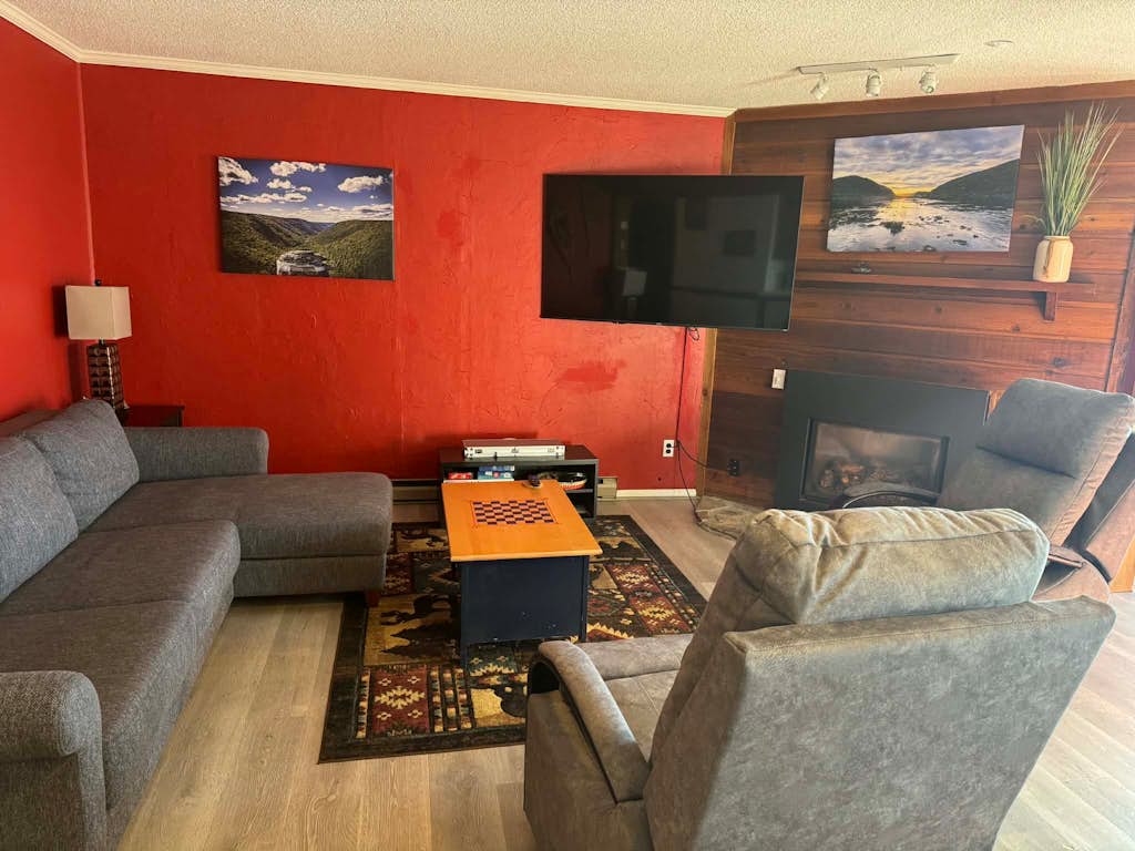 Summit 304B  3 Bedrooms 2 Full Baths