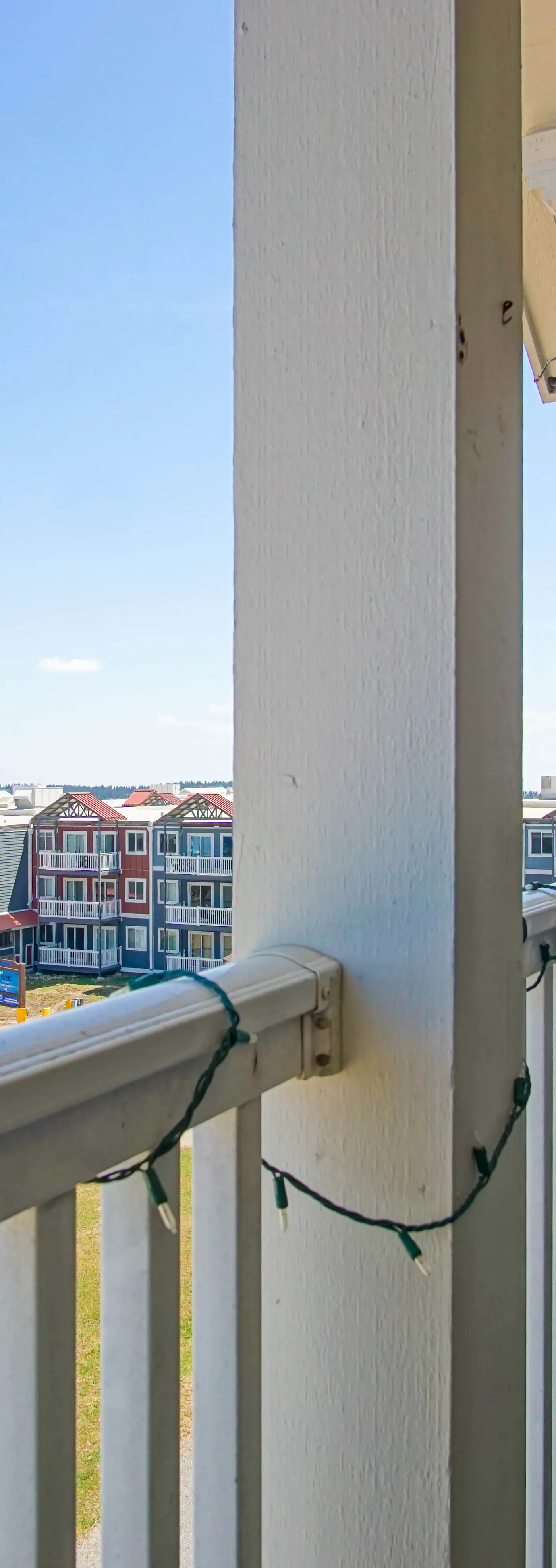 2 Br Plus Den: Allegheny Springs 440