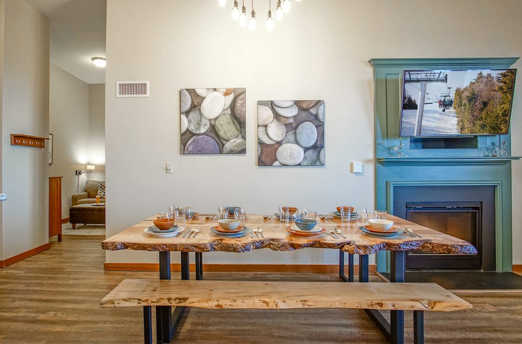 Allegheny Springs 440: Slope Side,  Views Of The Slope 2 Bedroom Plus Den 2 Bath