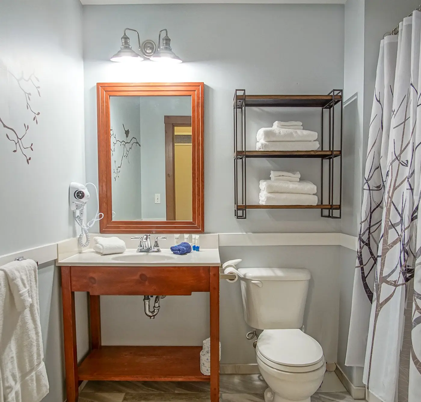 2 Br Plus Den: Allegheny Springs 440