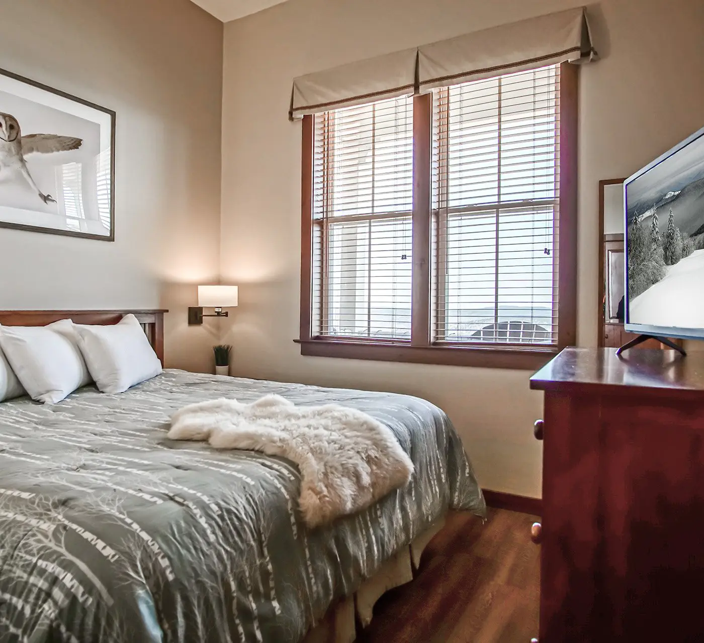 2 Br Plus Den: Allegheny Springs 440