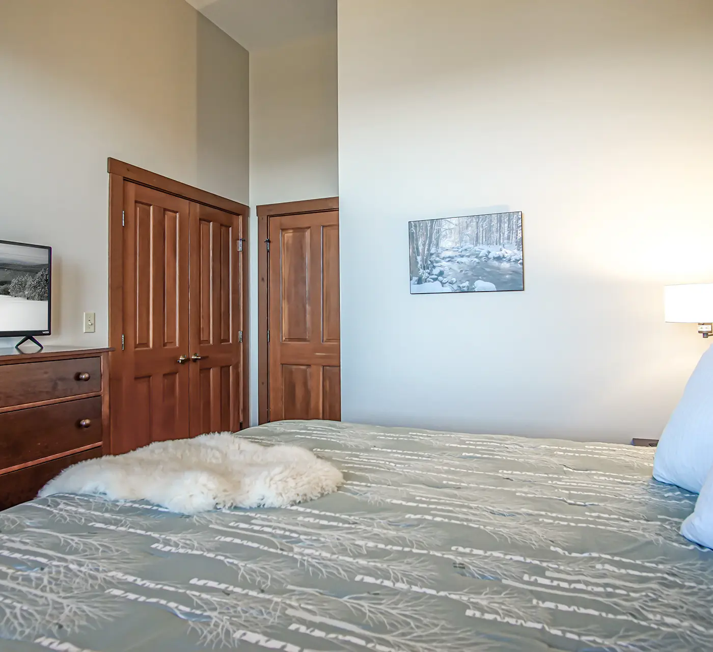 2 Br Plus Den: Allegheny Springs 440