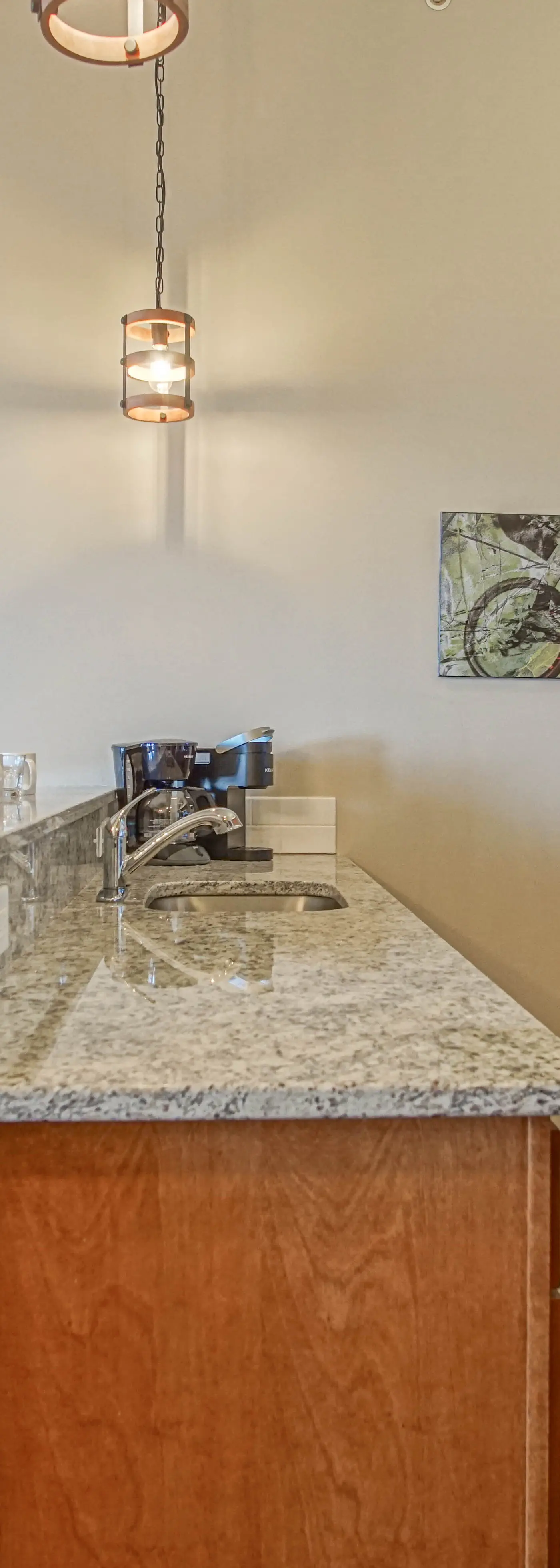 2 Br Plus Den: Allegheny Springs 440