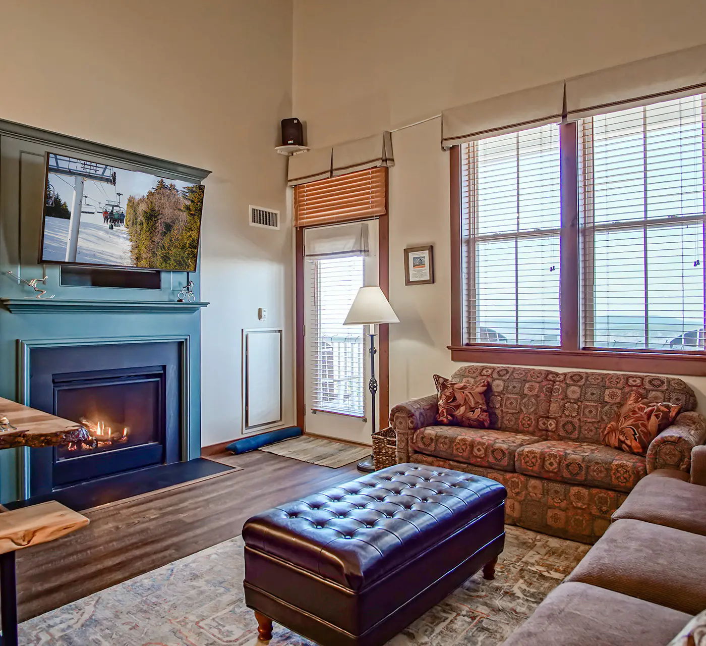 2 Br Plus Den: Allegheny Springs 440