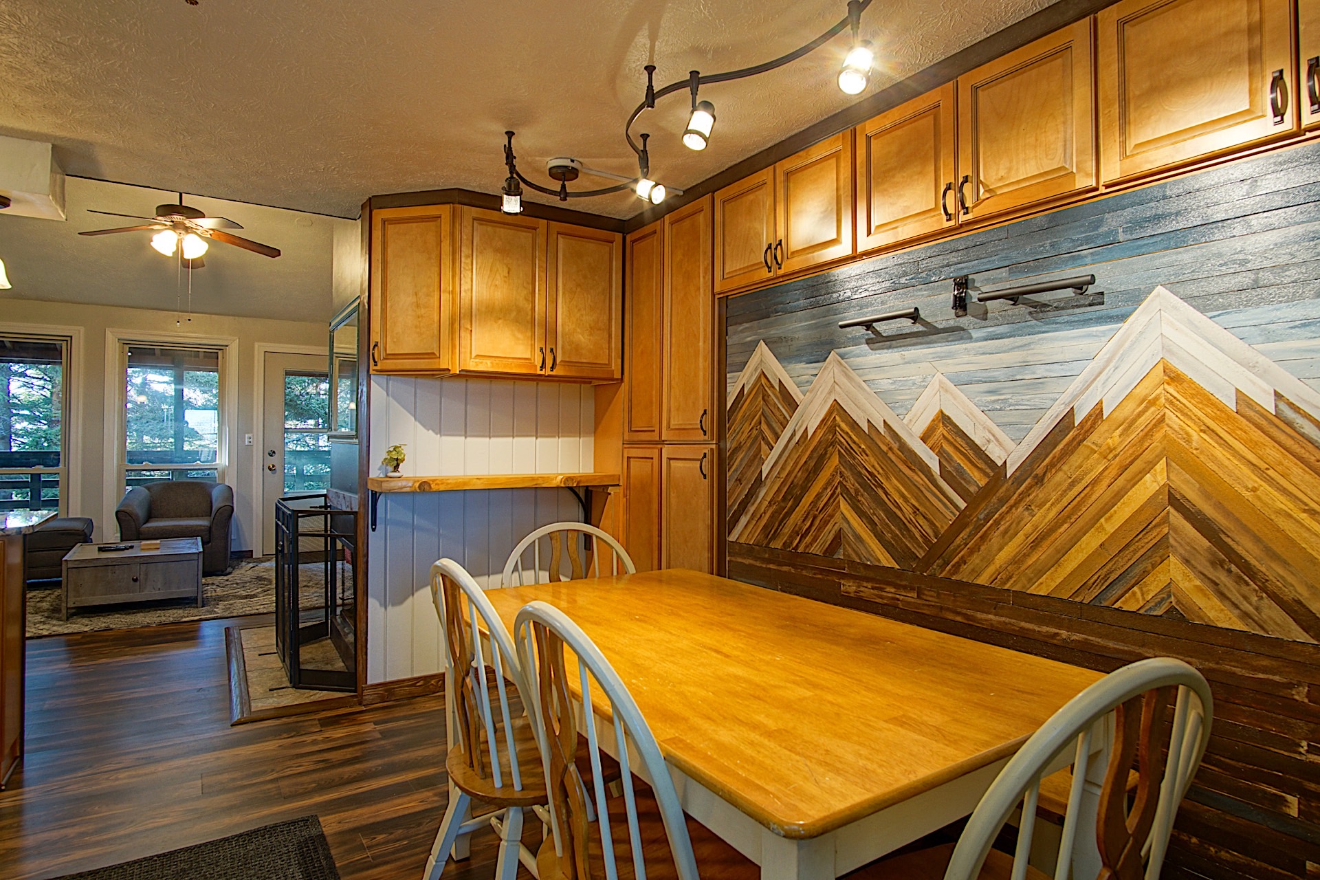 Mountain Crest 35 The Tree House at Snowshoe Superb And Comfy Sleeps 6