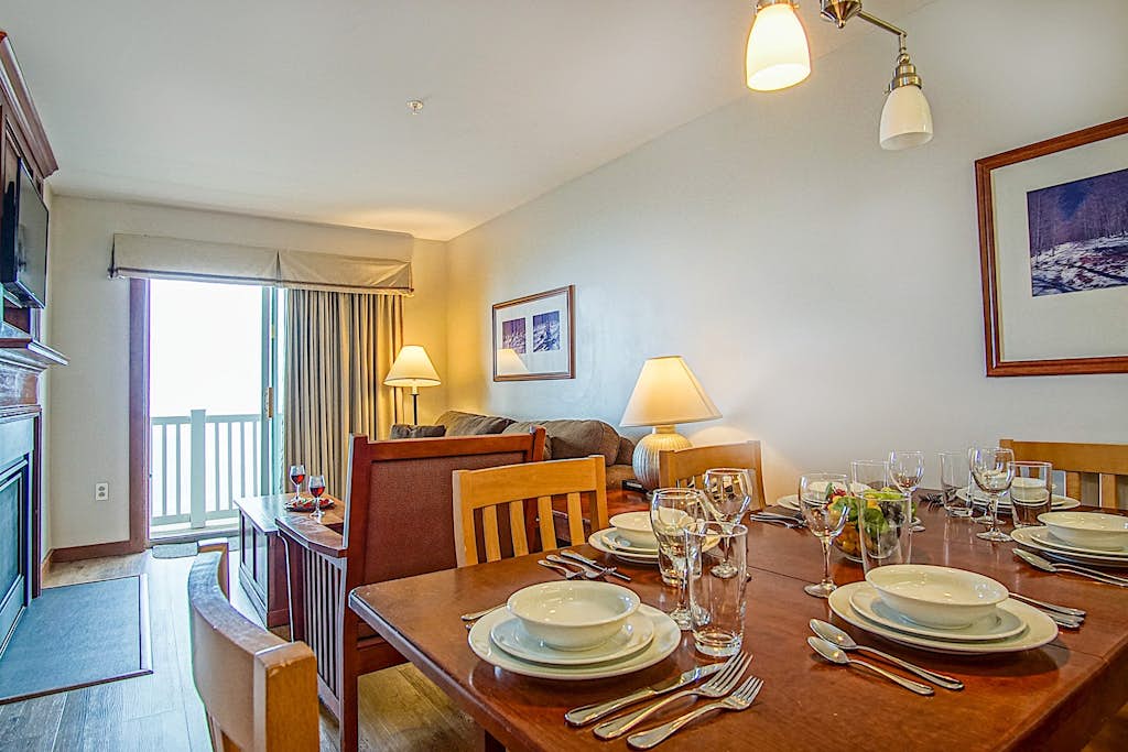 Ski In/Out! 1 Bed 1 Bath Slope Views Allegheny Springs 238