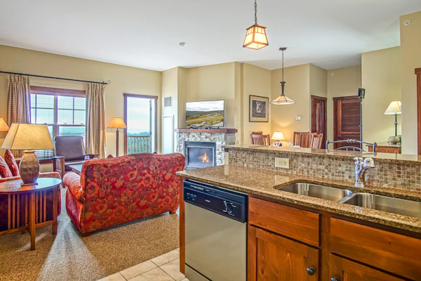 2 Br: Soaring Eagle #411: Luxury Lodging. Great Amenities Slope Side!