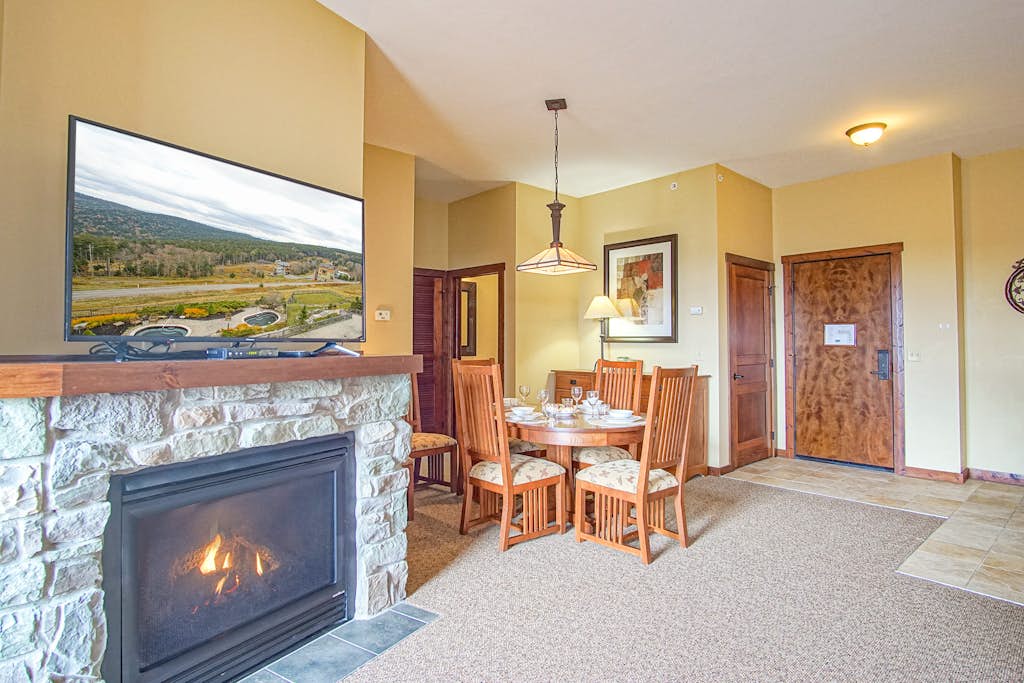 2 Br: Soaring Eagle #411: Luxury Lodging. Great Amenities Slope Side!