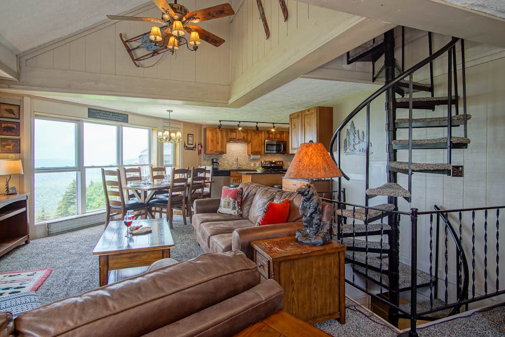 Fall Retreat | Hutch 6 Slope Side 5BR on Cupp Run