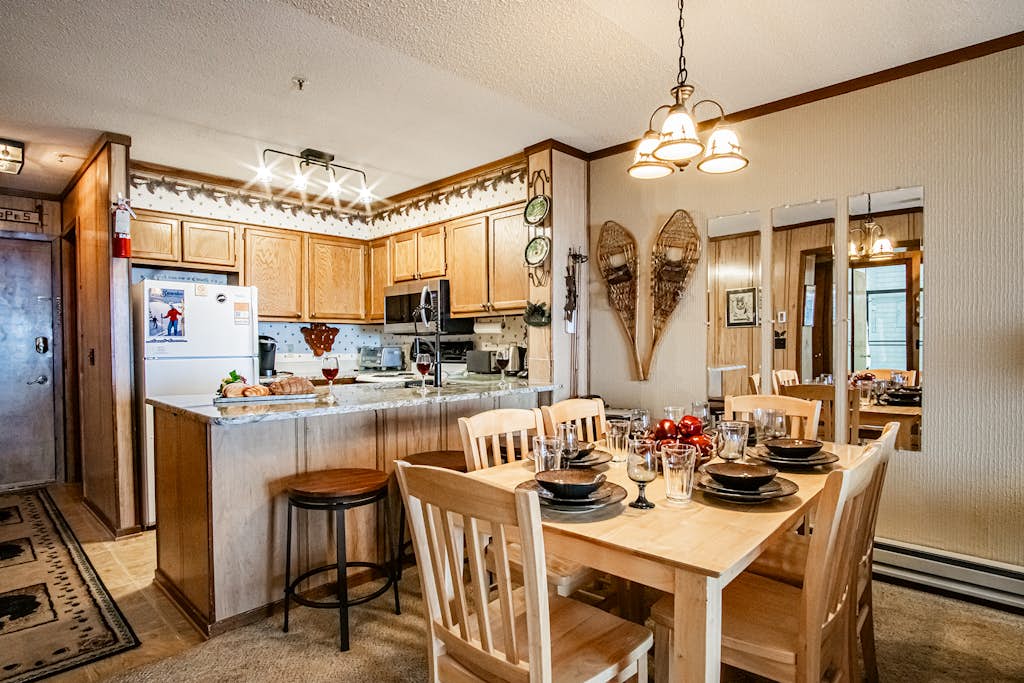 2 Br: SnowCrest 314B: Indoor Hot Tubs Game Room Easy Slope Access