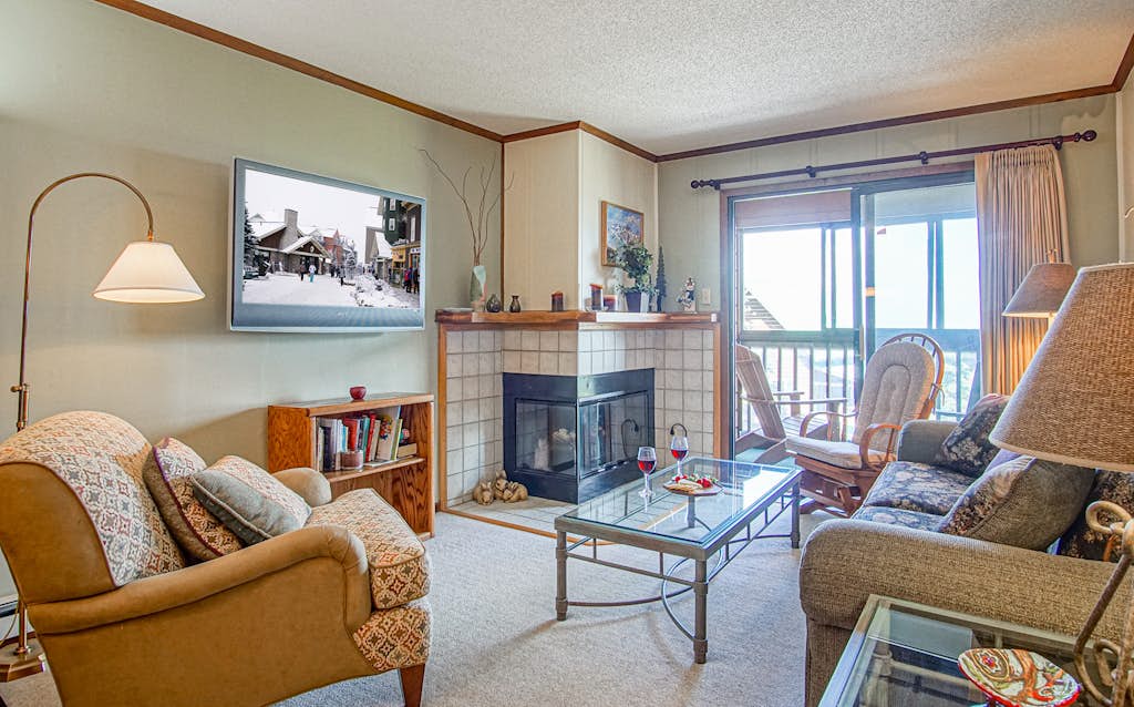 2 Br: SnowCrest 214A 2 Bedroom: Indoor Hot Tubs Game Room Easy Slope Access